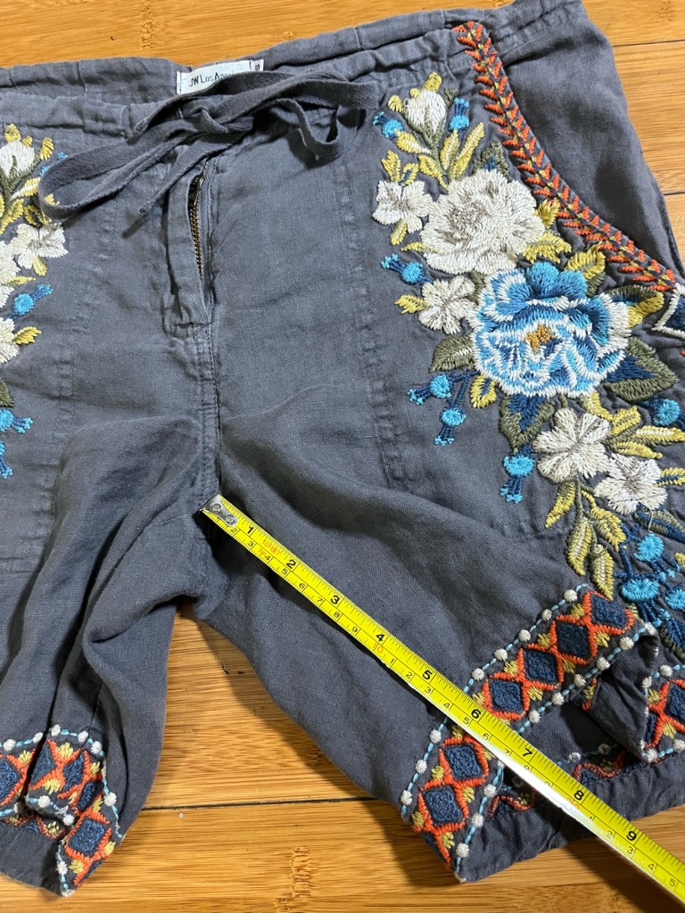 Johnny Was JW Los Angeles Linen 100% Embroidered Floral Bermuda Shorts Boho - Picture 10 of 11